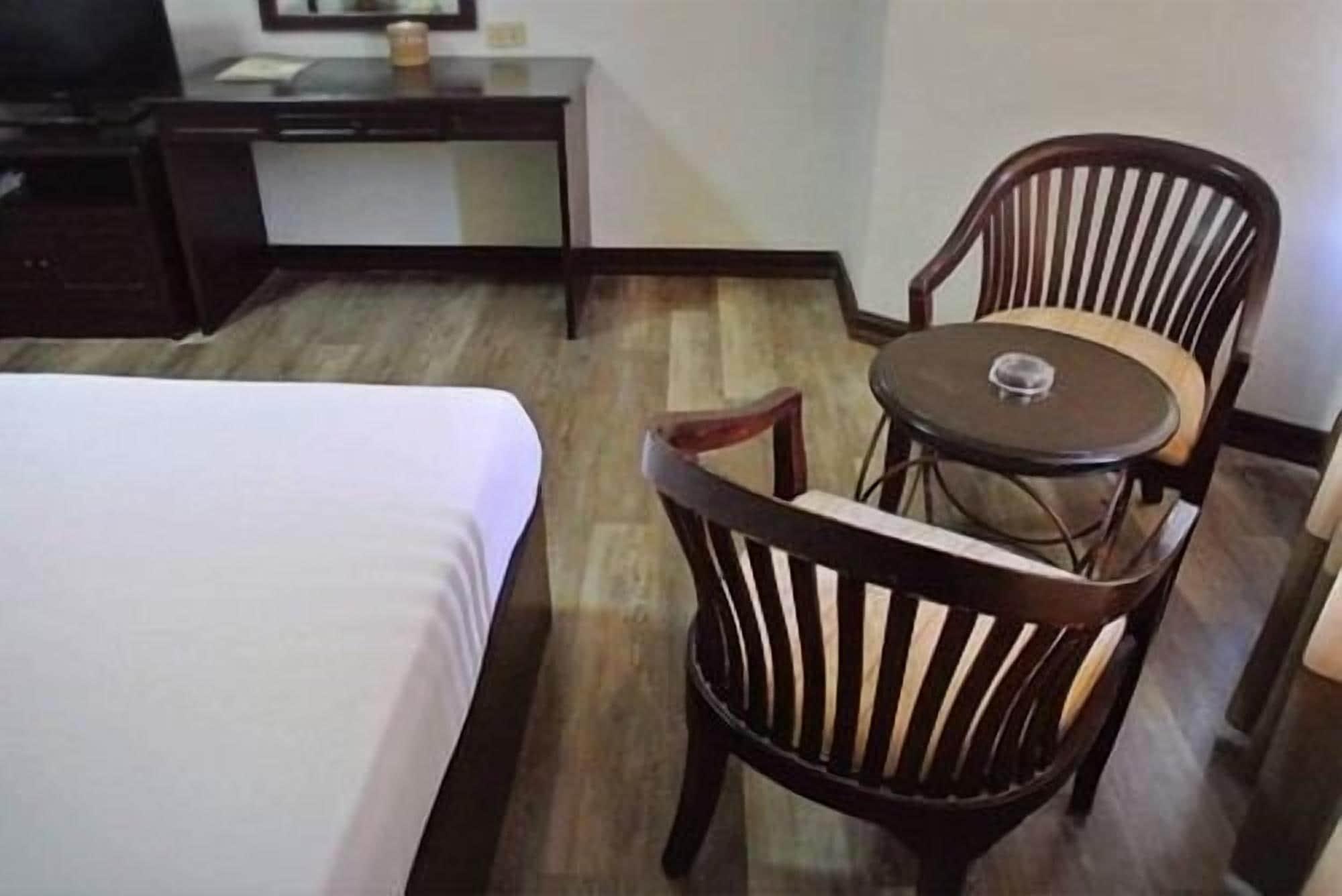 Royal Diamond Hotel Phetchaburi Exterior foto
