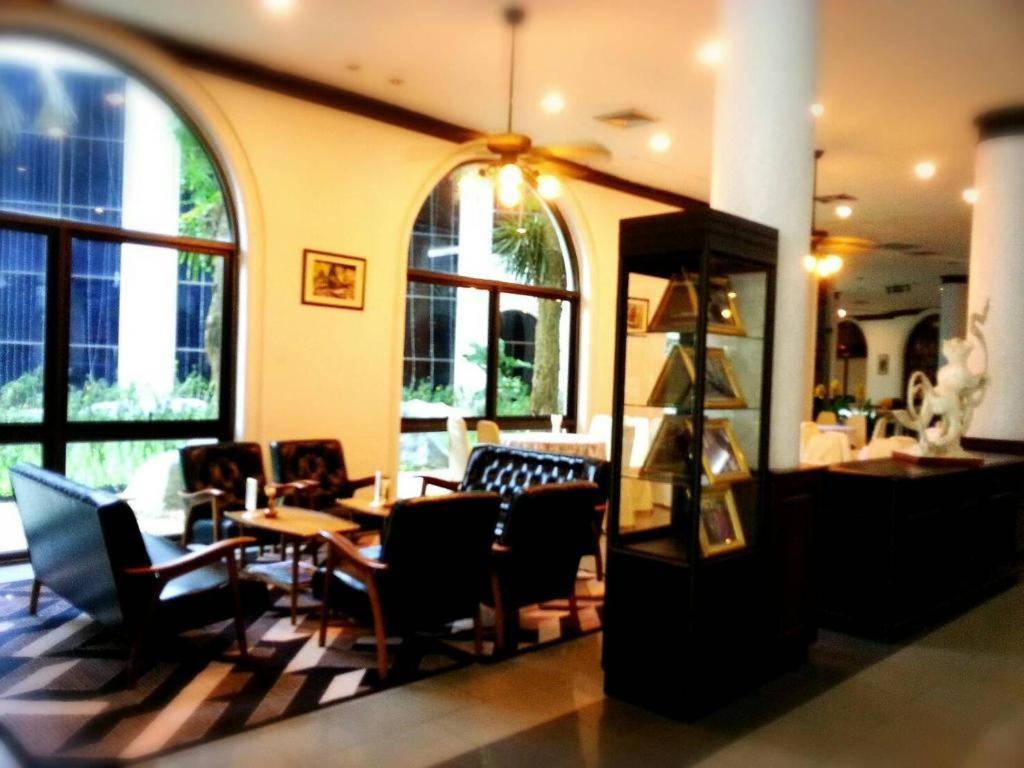 Royal Diamond Hotel Phetchaburi Exterior foto