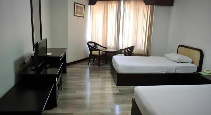 Royal Diamond Hotel Phetchaburi Exterior foto