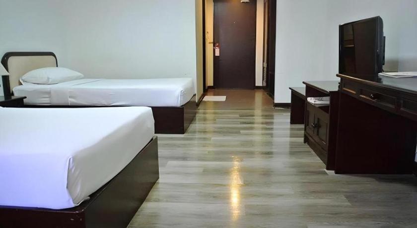 Royal Diamond Hotel Phetchaburi Exterior foto